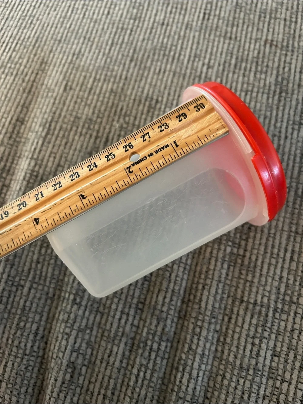 Tupperware round container 2 orangey lid 4” tall